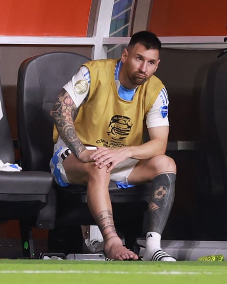 Lionel Messi leaves Copa América final in tears with apparent leg injury |  Lionel Messi | The Guardian