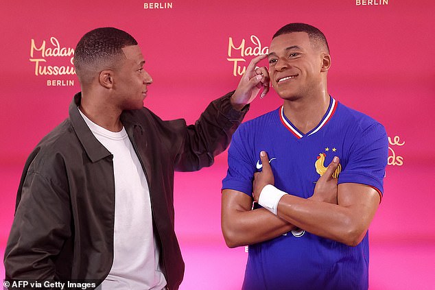 Kylian Mbappe unveils Madame Tussauds wax statue and is left startled by ' sensational' likeness of the figure, as he claims 'it's 100% me!' | Daily Mail Online