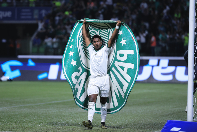 Endrick rejoiced after scoring to help Palmeiras overcome Novorizontino in the semi-finals on March 28, winning the right to enter the final match for the Paulista championship. Photo: Reuters