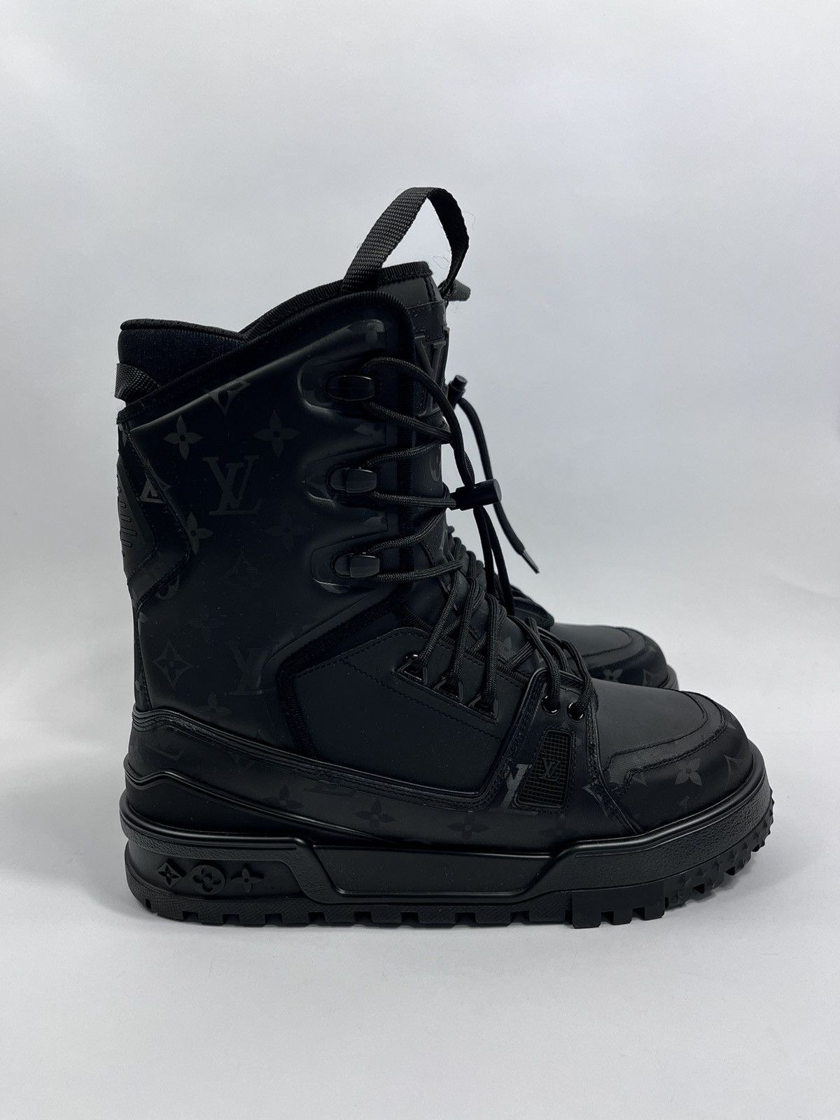 Louis Vuitton LOUIS VUITTON 1AAS83 TRIPLE BLACK SNOW BOOTS TRAINERS Size US 8 / EU 41 - 1 Preview