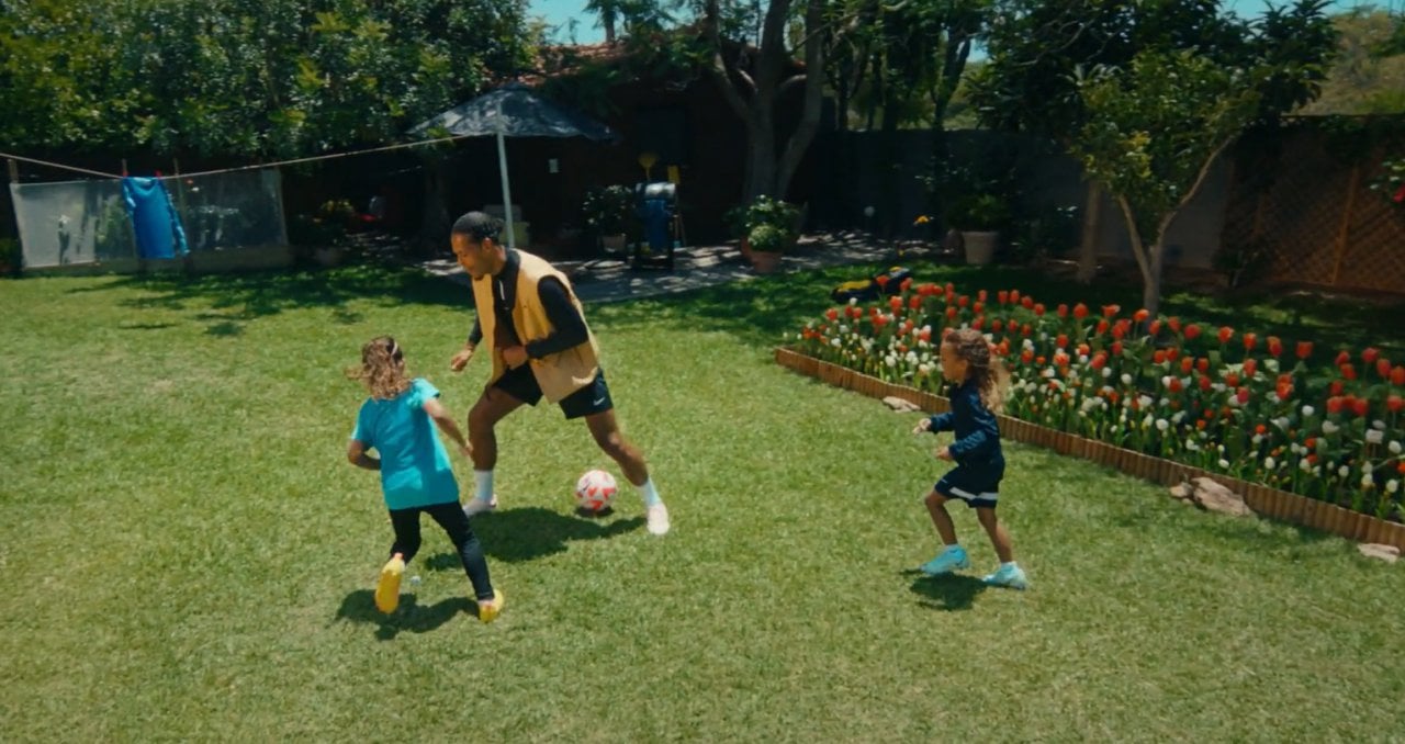 Virgil van Dijk fronts Nike's back to school ad : r/NetherlandsWorldCup