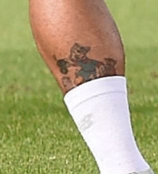 Roberto Firmino donald tattoo