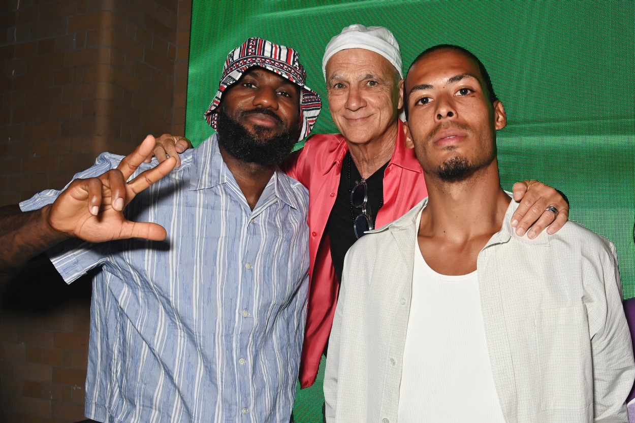 Van Dijk posed for a snap with LeBron James