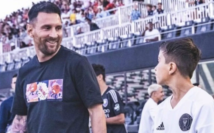 Messi nói gì khi chia sẻ khoảnh khắc hạnh phúc cùng con trai bước ra sân?