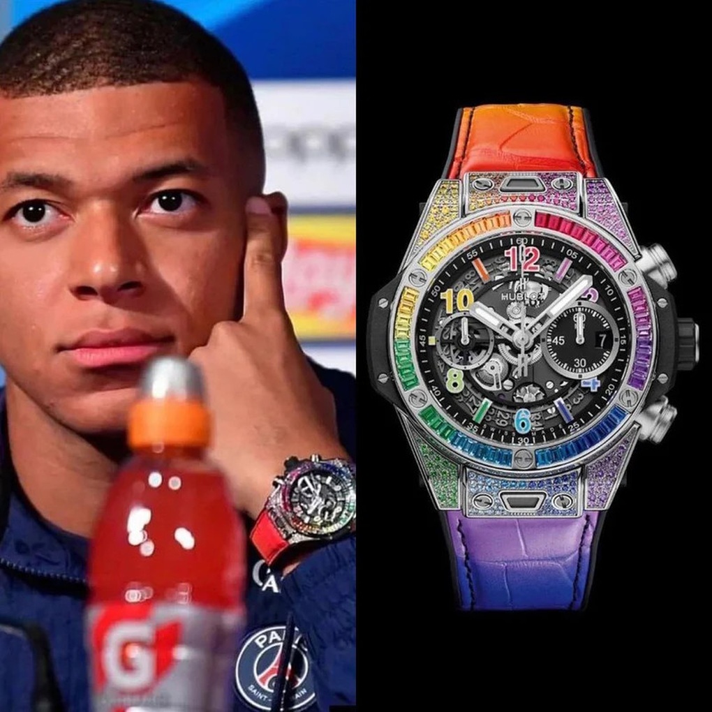 Kylian Mbappe wears many diamond watches, worth a house - 2