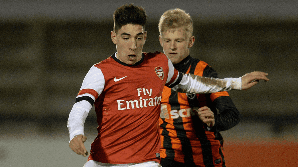 Oleksandr Zinchenko playing for Shakhtar Donetsk against Arsenal