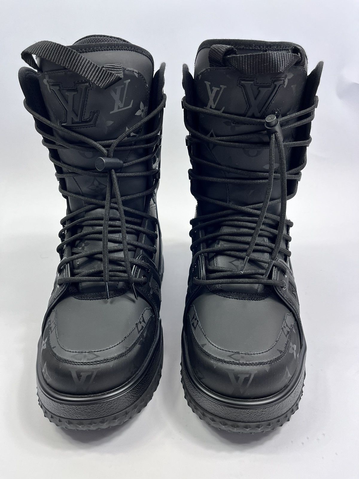 Louis Vuitton LOUIS VUITTON 1AAS83 TRIPLE BLACK SNOW BOOTS TRAINERS Size US 8 / EU 41 - 14 Preview