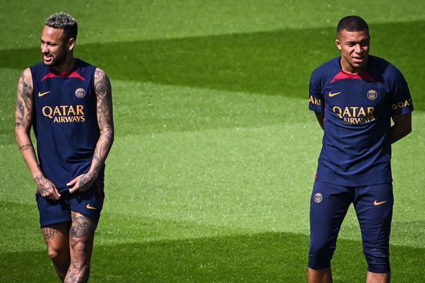 Neymar and Kylian Mbappe during a Paris Saint-Germain training session