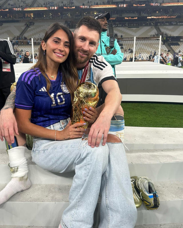 Lionel Messi Celebrates Winning World Cup With Wife Antonela Roccuzzo and 3  Sons: Photos