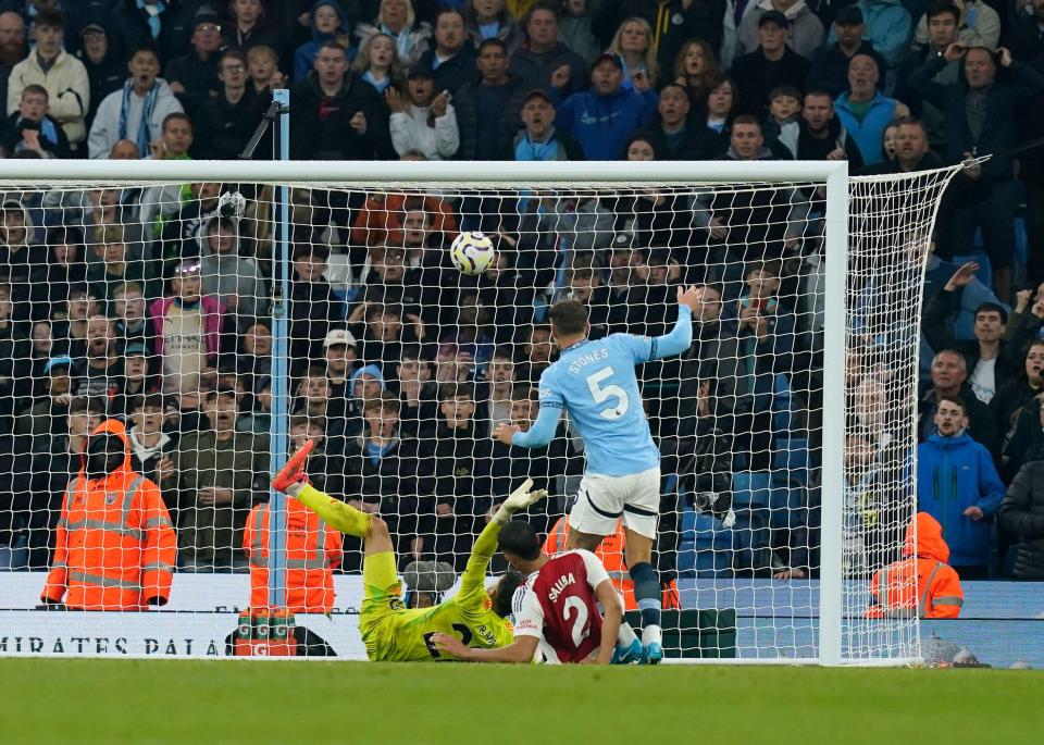 John Stones đã làm tan nát trái tim của Arsenal với bàn gỡ hòa ở phút thứ 98