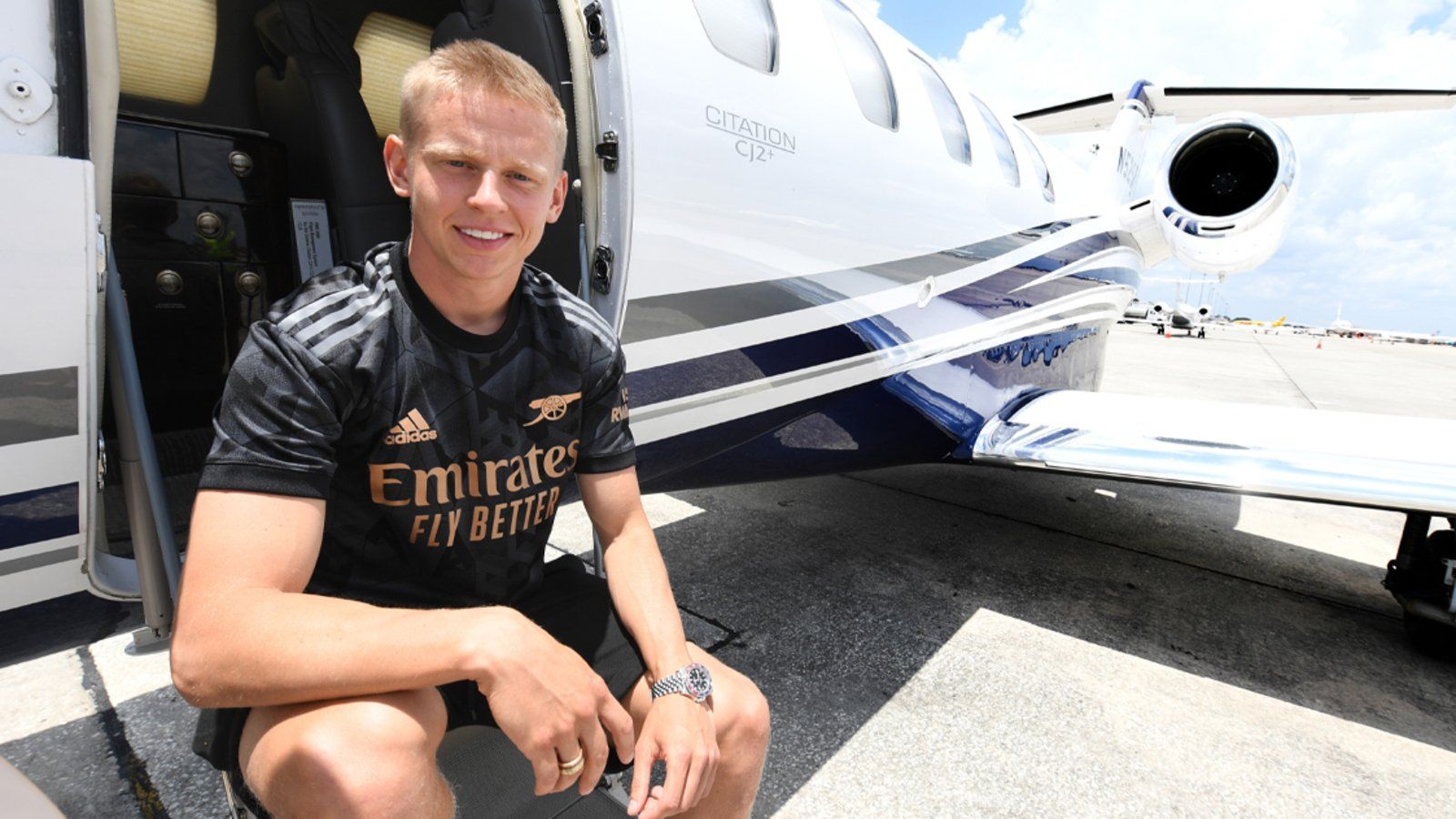  Gallery: Oleksandr Zinchenko joins The Arsenal | Gallery | News |  Arsenal.com